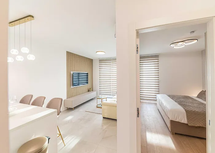 Urban&chick With Garage Apartment Split