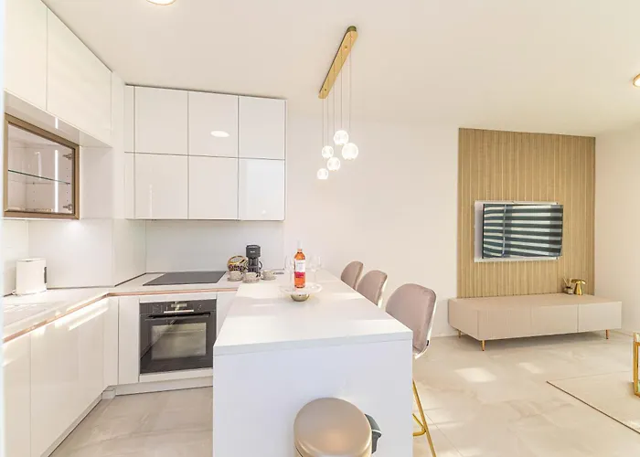 Urban&chick With Garage * Split